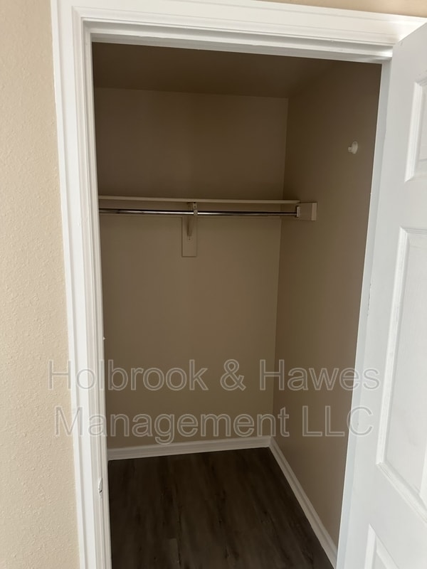 Building Photo - 4531 Boardwalk Dr