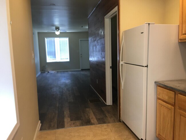 Building Photo - 17 E Ashmead St