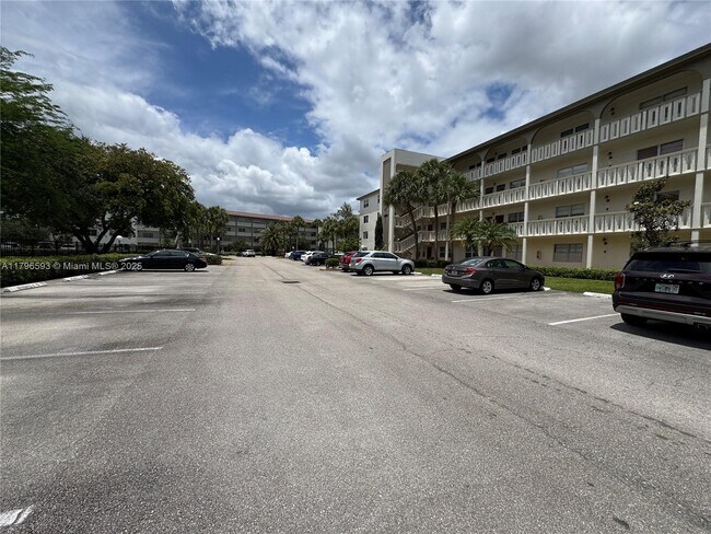 Building Photo - 3404 Bimini Ln