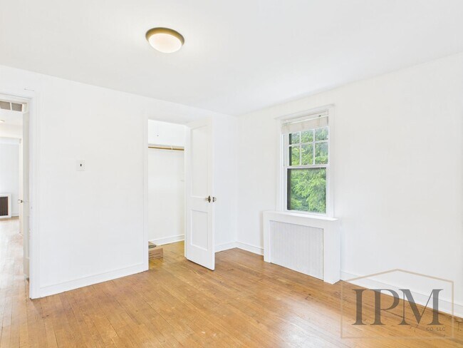 Building Photo - Coming Soon- Charming 3 Bedroom, 1.5 Bath ...
