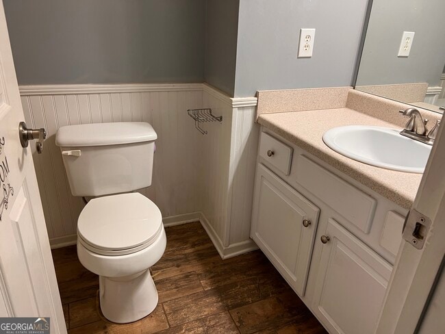 Building Photo - 20 Triangle Ln