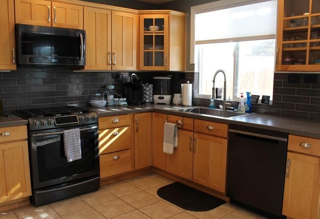 Building Photo - 7258 Grand Prairie Dr