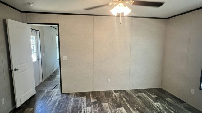 Building Photo - 96 Tower Manor Cir E