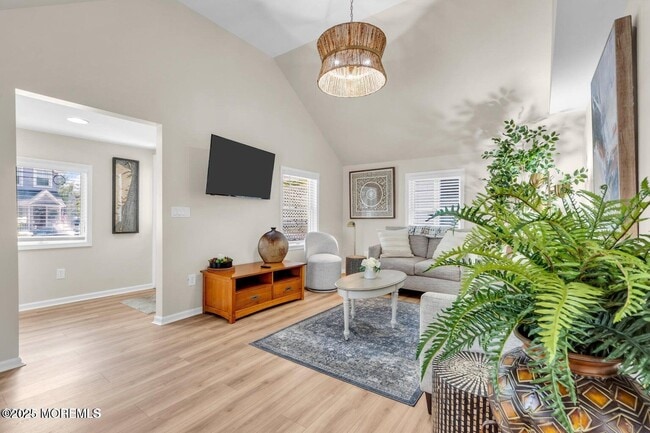 Building Photo - 520 Brighton Ave