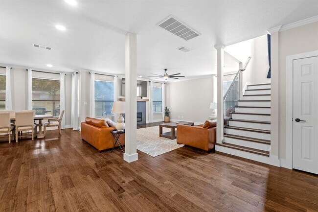 Building Photo - 104 Hazeltine Dr