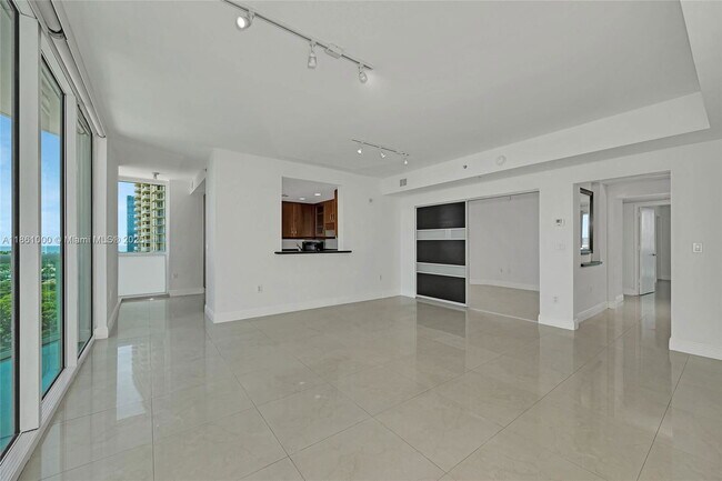 Building Photo - 3001 Turnberry Way