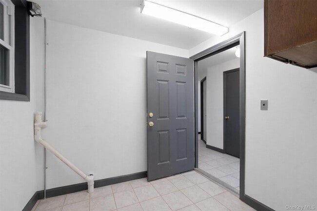 Building Photo - 1034 NY-52