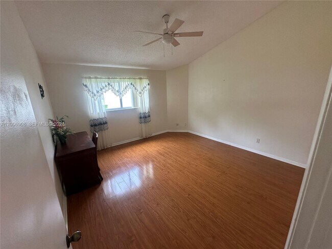 Building Photo - 3461 NW 44th St