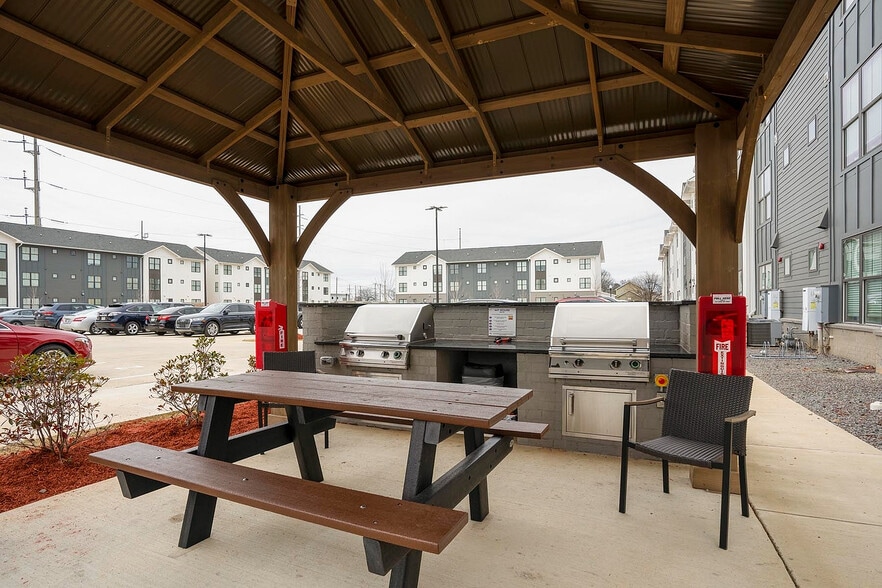 Primary Photo - My House on 13th