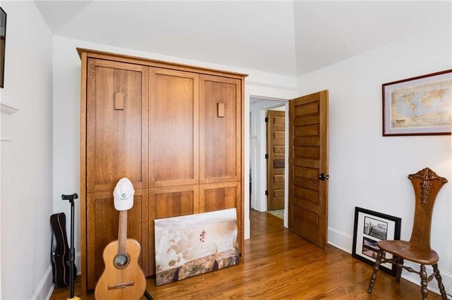 Building Photo - 349 9th St NE