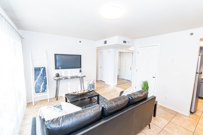 Building Photo - 543 S 900 E