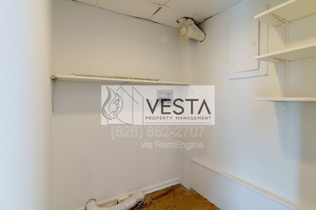 Building Photo - 130 Reems Creek Rd