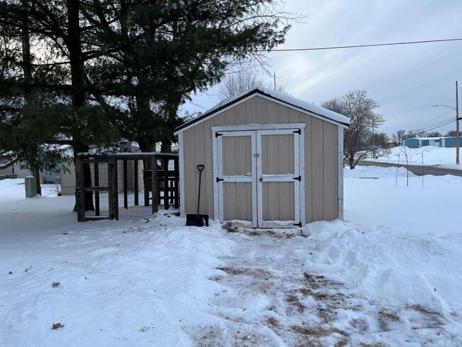 Building Photo - Shawano- 3 Bedroom 1 Bath Single Family Ho...