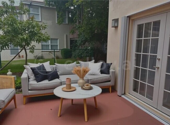 Building Photo - 4151 Eastridge Cir