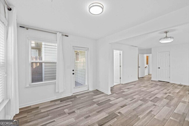 Building Photo - 4228 Laurel Creek Ct SE