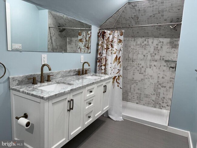 Building Photo - 208 Vineyard Rd