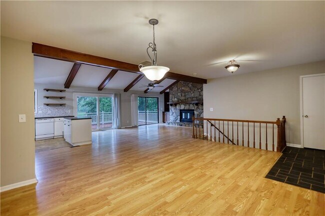 Building Photo - 175 Red Bank Rd