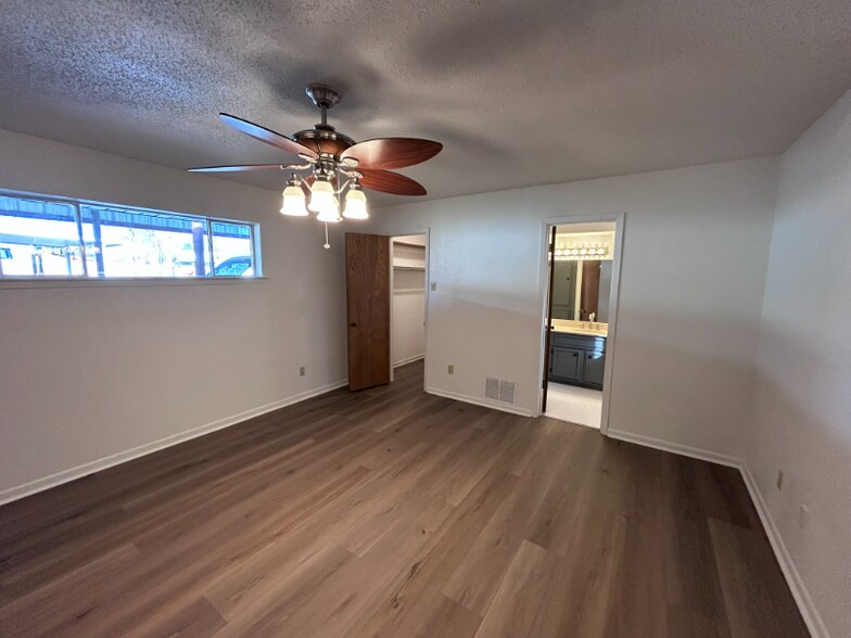 Building Photo - 902 Walnut St