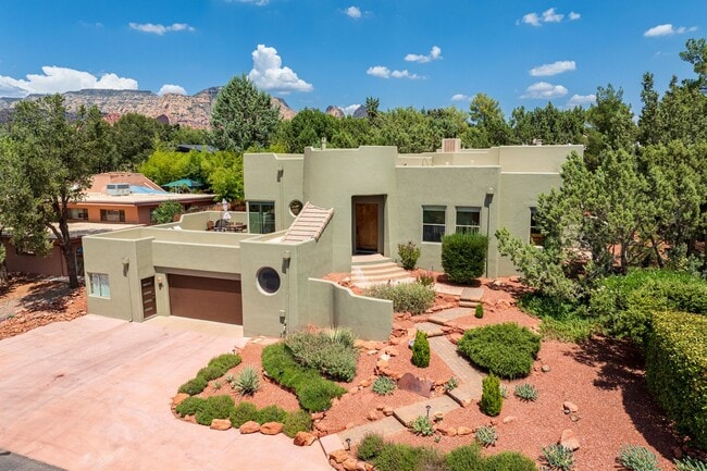 Building Photo - 630 Mountain Shadows Dr