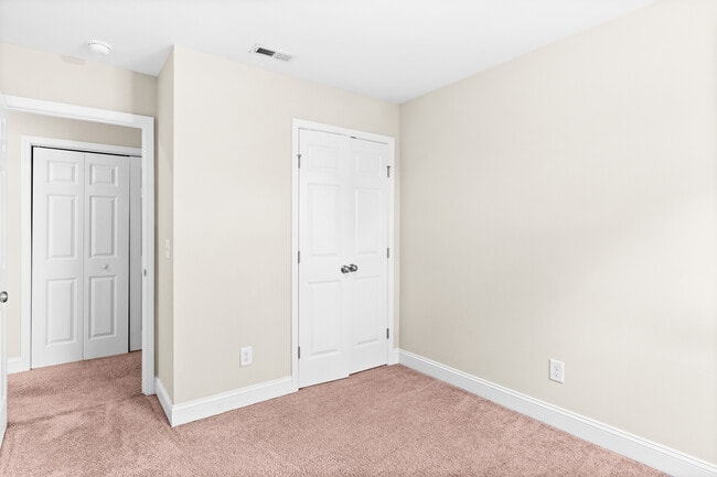 Building Photo - 202 N Stingray Ln