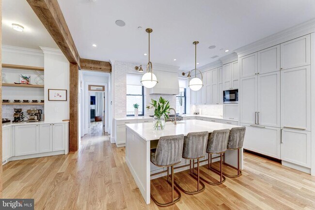 Building Photo - 1327 R St NW