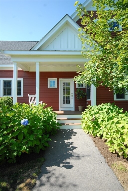 Building Photo - 19 Brigham Farm Ln