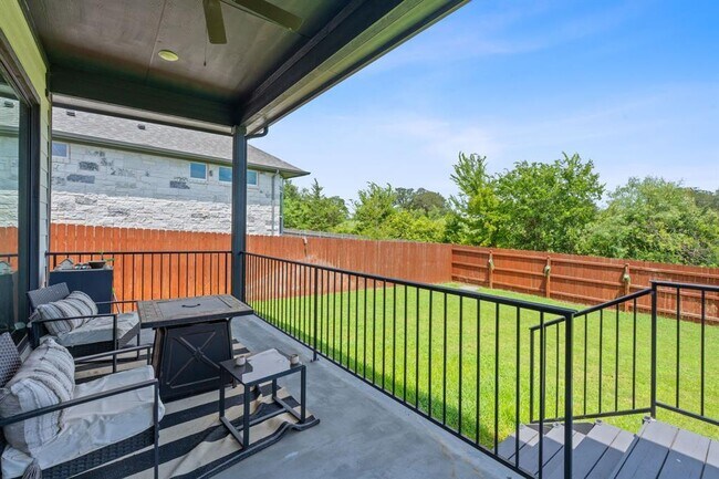 Building Photo - 16913 Adoro Dr