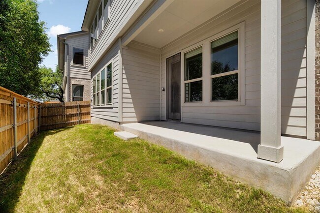 Building Photo - 13022 Bloomington Dr