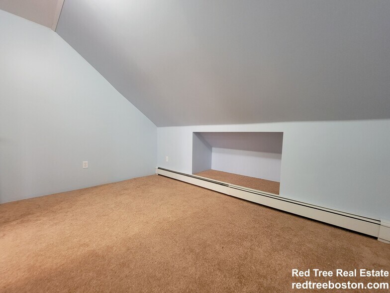 Building Photo - 118 Charles St