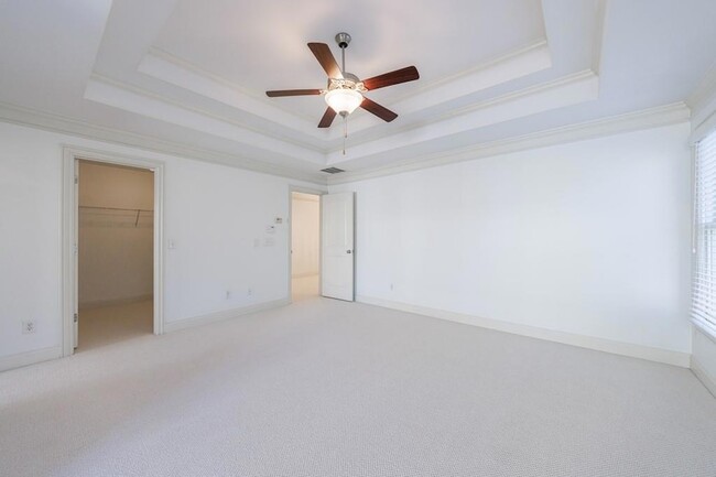 Building Photo - 970 Samples Ln NW