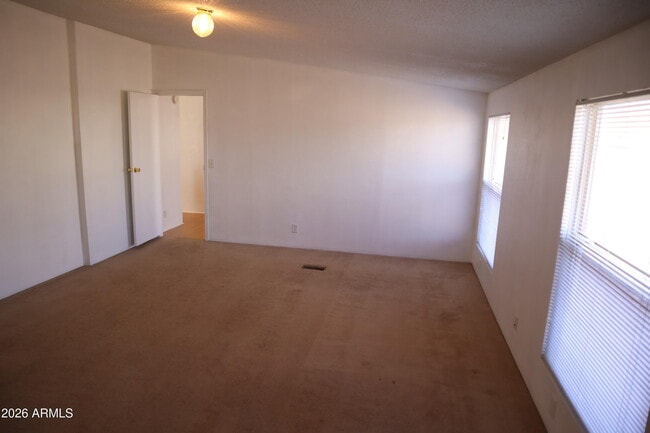 Building Photo - 5181 E Shirley Dr