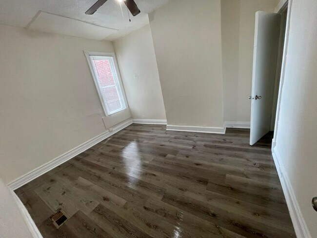 Building Photo - 2941 Clifton Ave