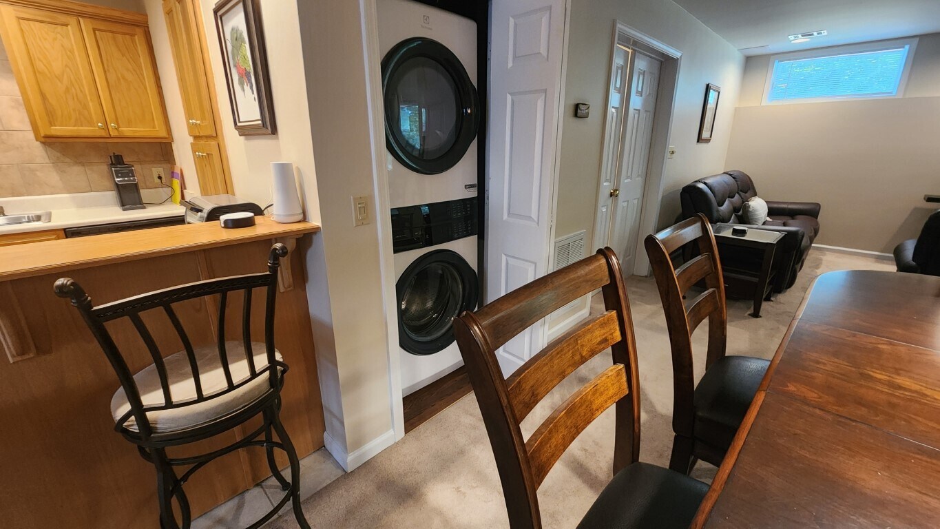 Washer/Dryer Open - 6576 Johnson Cir