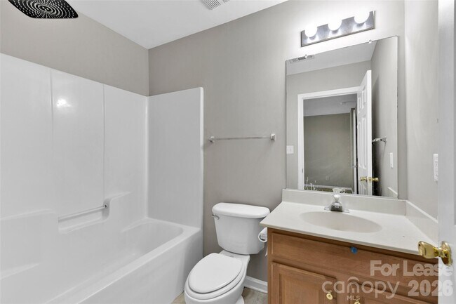 Building Photo - 940 Tiger Ln