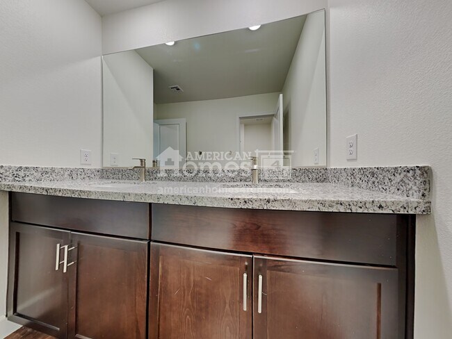 Building Photo - 80 Cabaletta Lane