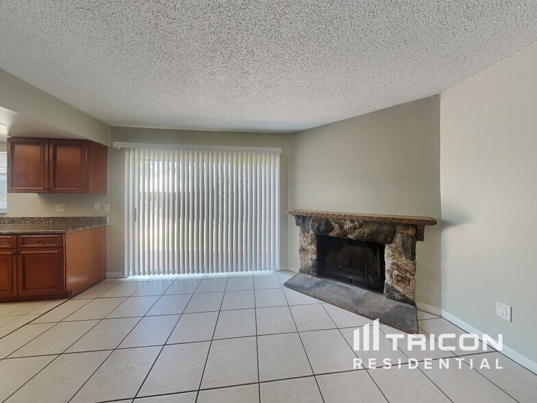 Building Photo - 3206 Shady Glen Cir