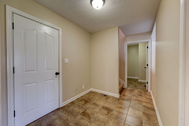 Building Photo - 2924 Brewster Drive