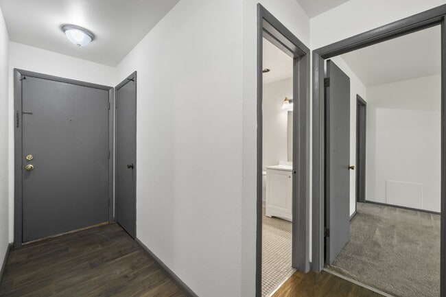 Building Photo - Large, updated, two bedroom available Febr...