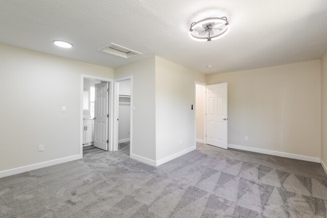 Building Photo - 5577 Ohio Ct