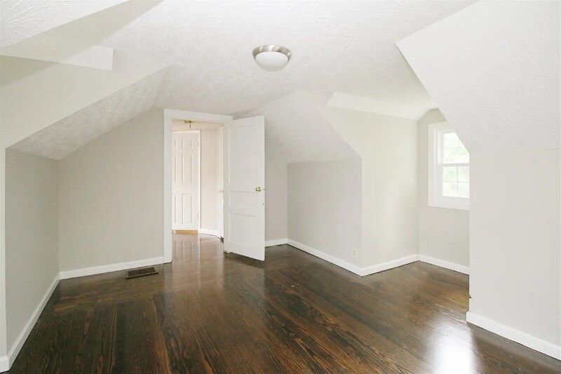 Building Photo - 705 Cabell Dr