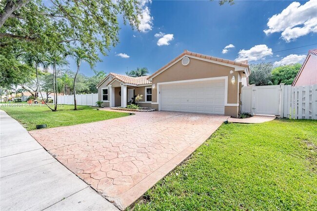 Building Photo - 1840 SW 135th Way