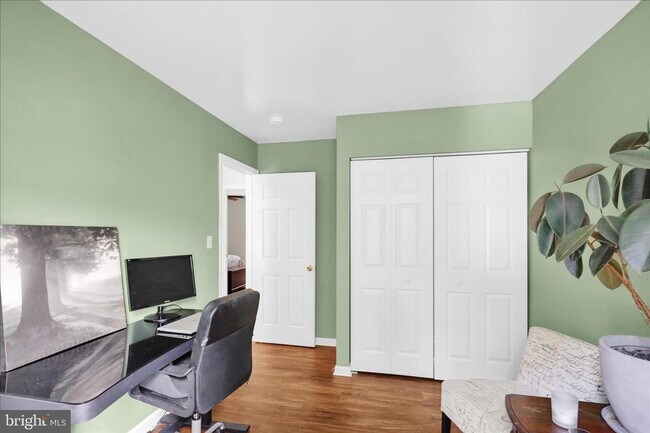 Building Photo - 3 Bed 3 Bath Updated Townhouse In Lititz