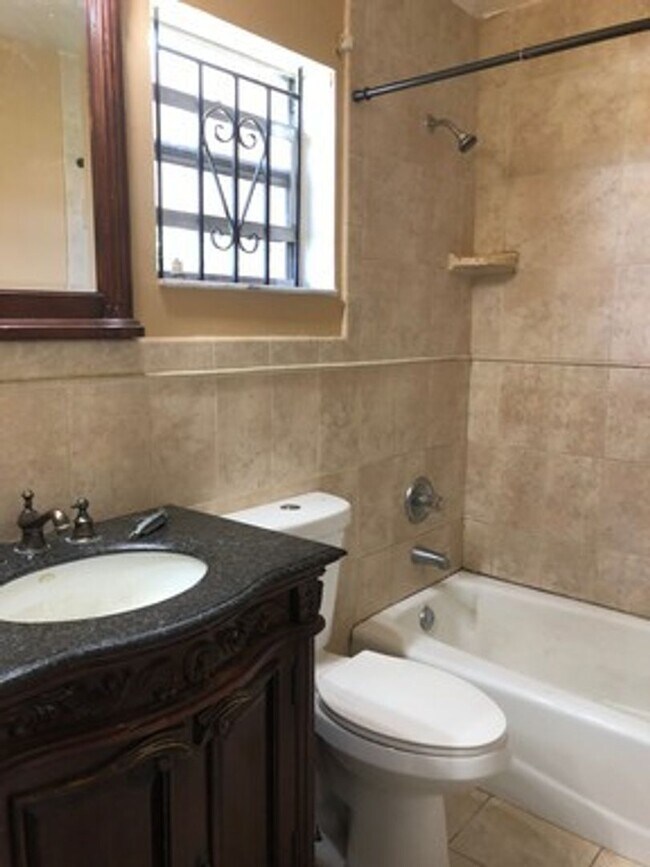 Building Photo - Sierra Ridge # 2