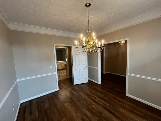 Building Photo - Blending Relaxation & Sophistication to Cr...