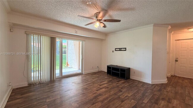 Building Photo - 10610 SW 158th Ct