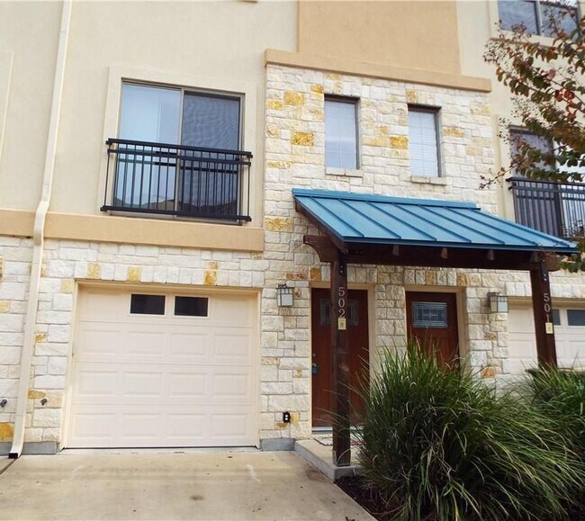 Building Photo - 13420 Lyndhurst St
