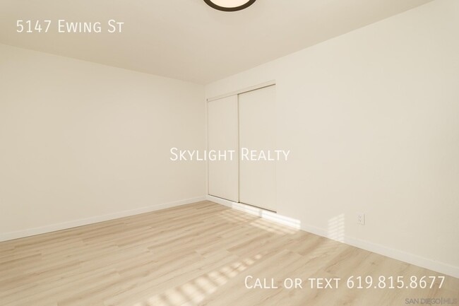 Building Photo - 5147 Ewing St