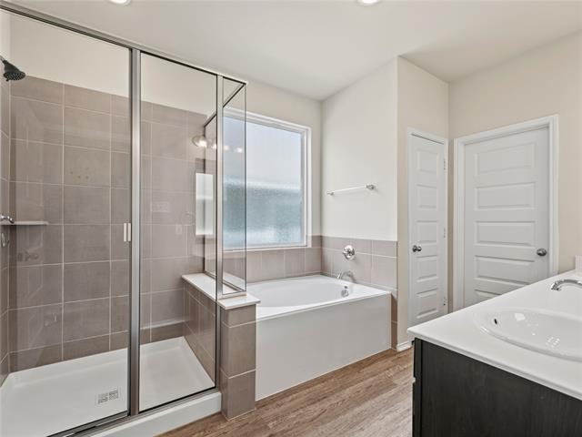 Building Photo - 8998 Delway Dr