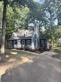 Building Photo - Spacious Cape in Woodlake Available Immediately
