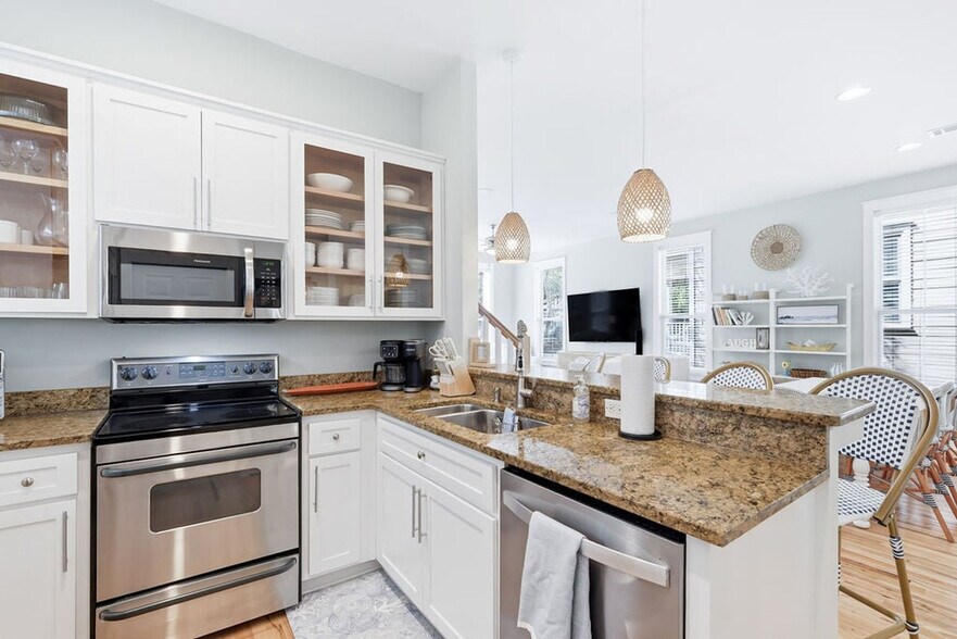 Building Photo - 34 N Ryan St